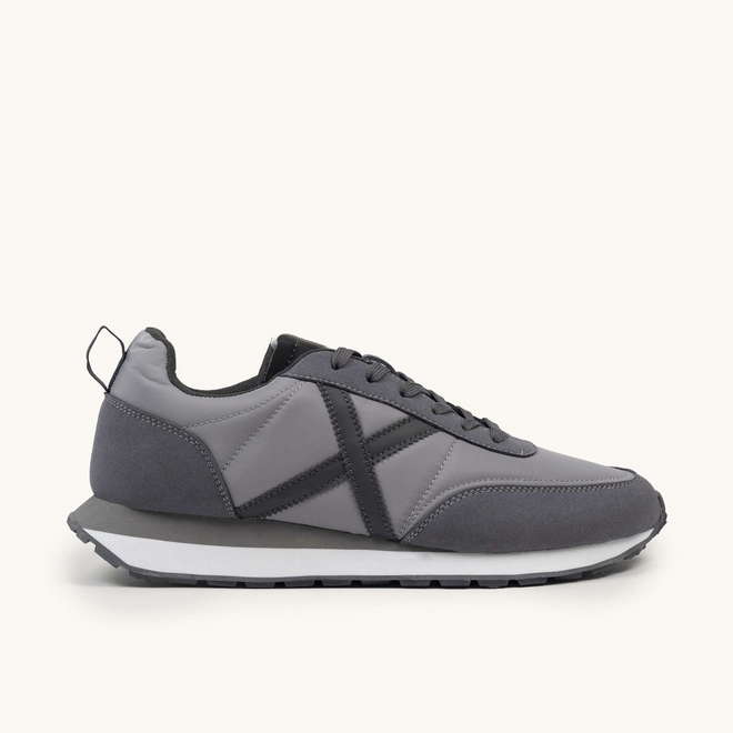 MUNICH RUSH 03 Retro Running Zapatilla Deportiva Gris con Detalles en Antracita y Negro (1)