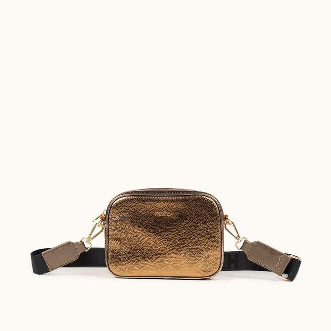 BLOCK FUN FW25 CROSSBODY CAMERA C/COOPER (1)