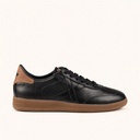 MUNICH BARRU 246 Black tumbled leather sneakers with caramel gum sole