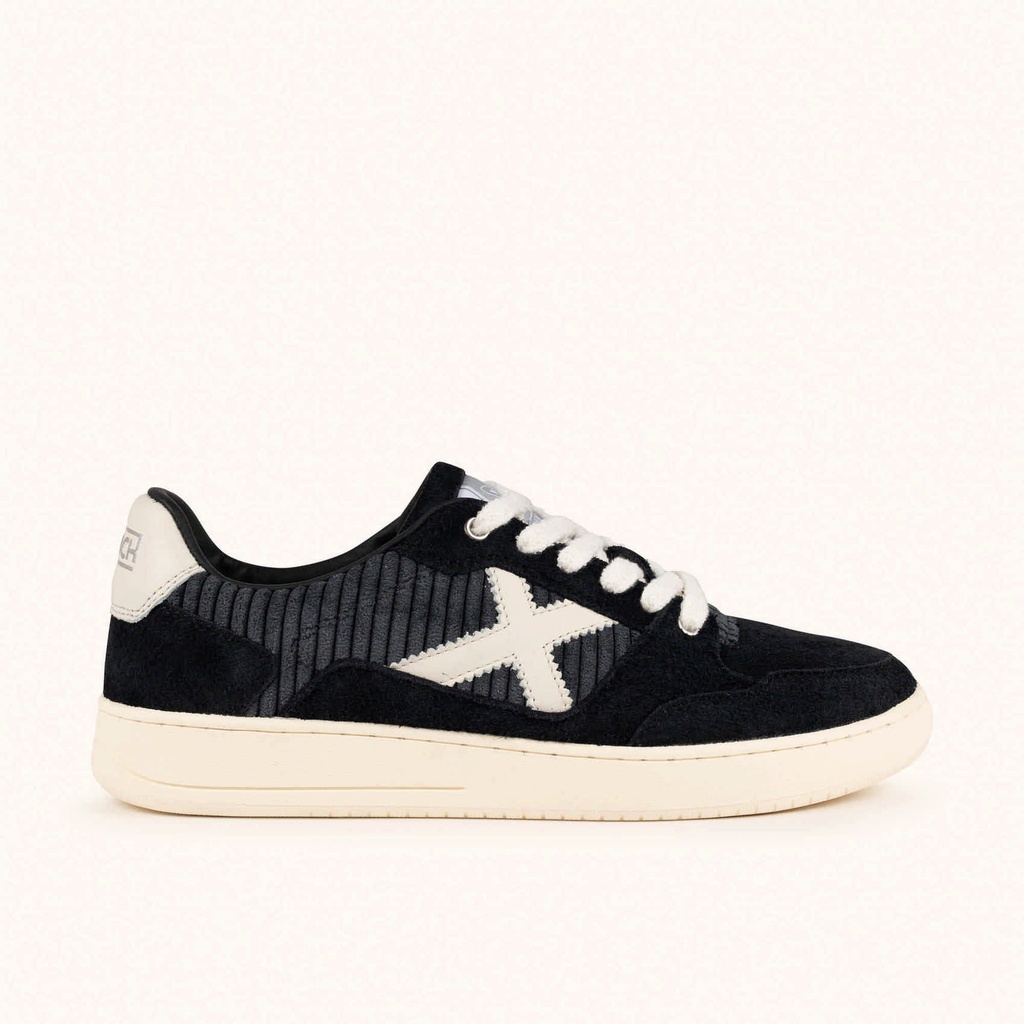 MUNICH LEGIT 122 Sneakers Retro tennis and skate night aesthetic in Black, Grey and White