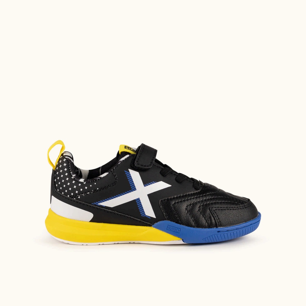 [8445648800919-28] MUNICH RONDITO KID 24 Children's indoor football shoes in black with a white logo and elastic laces. (28)